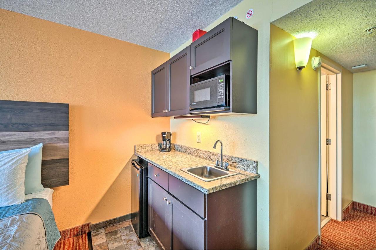 Convenient Myrtle Beach Studio With Balcony! Eksteriør billede